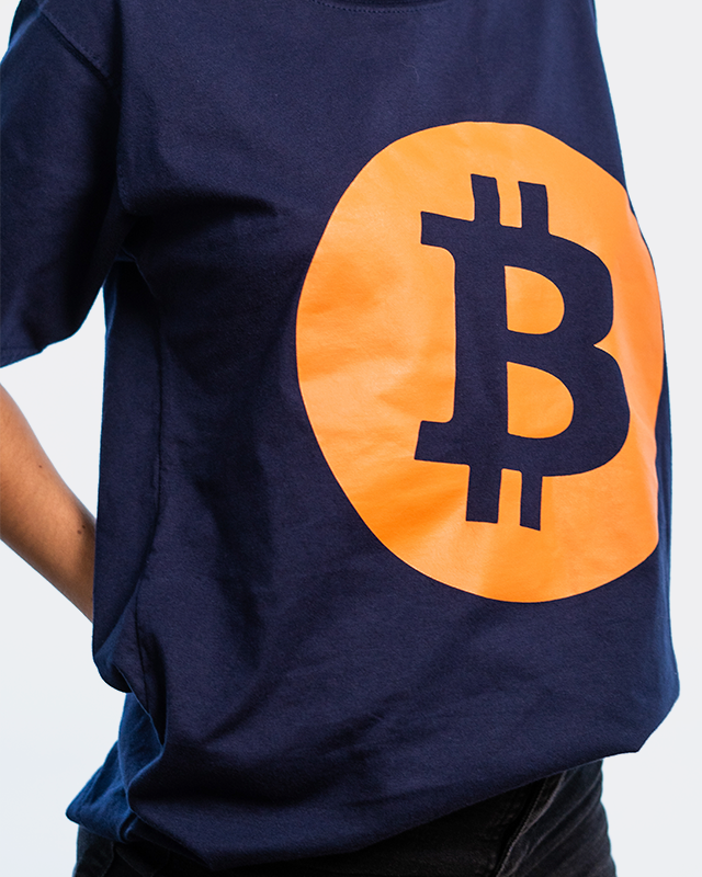 https://shop.tiendacripto.io/uploads/products/339661ee616b308c0.58357342-Remera TC 4.1.png
